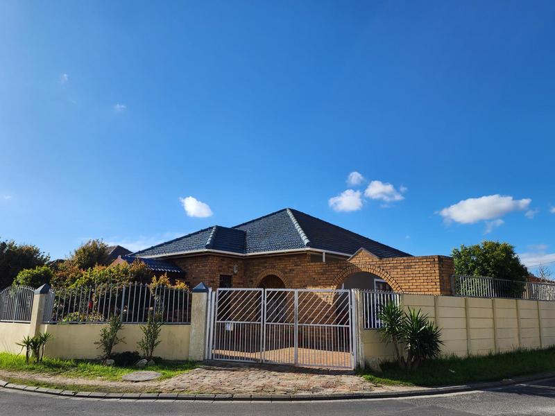 4 Bedroom Property for Sale in Ottery Western Cape